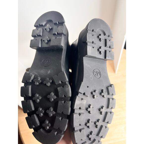 Michael Kors Leather Boots Black Lug Sole Pull-On Women’s 6 NWOB - Picture 6 of 9